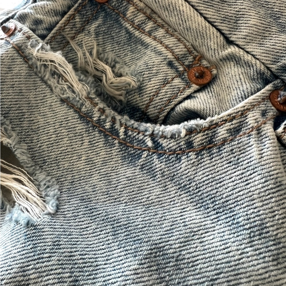 American Eagle Outfitters Light Blue Ripped Straight Leg Jeans - Picture 13 of 14